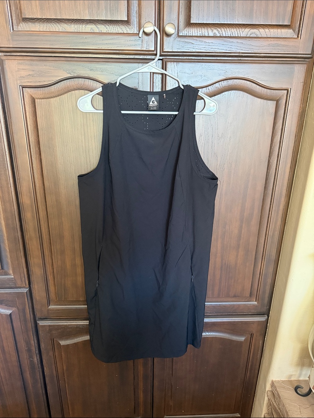 Black Sleeveless Performance Tank Top